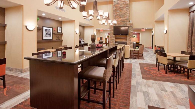 <b>Hampton Inn & Suites Dickinson Lobby</b>. Images powered by <a href="https://iceportal.shijigroup.com/" title="IcePortal" target="_blank">IcePortal</a>.