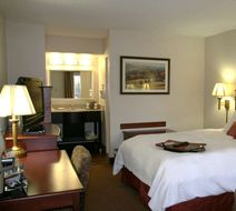 Hampton Inn Dalton Room