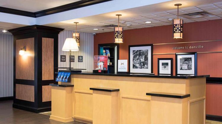 Hampton Inn & Suites Danville Lobby