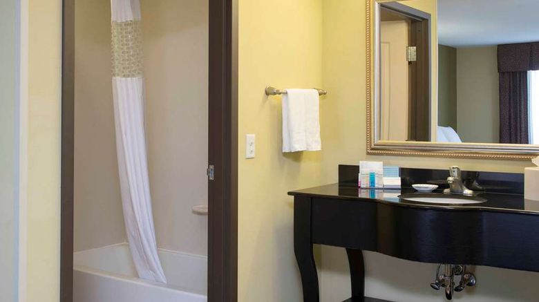 <b>Hampton Inn & Suites Danville Room</b>. Images powered by <a href="https://iceportal.shijigroup.com/" title="IcePortal" target="_blank">IcePortal</a>.