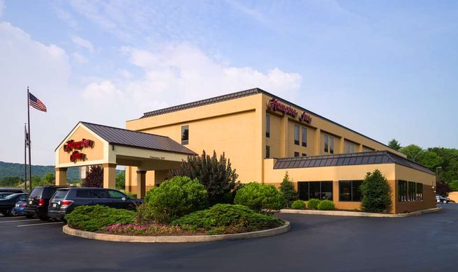 Hampton Inn Danville Exterior