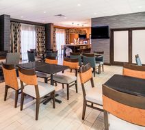 Hampton Inn Dover Lobby