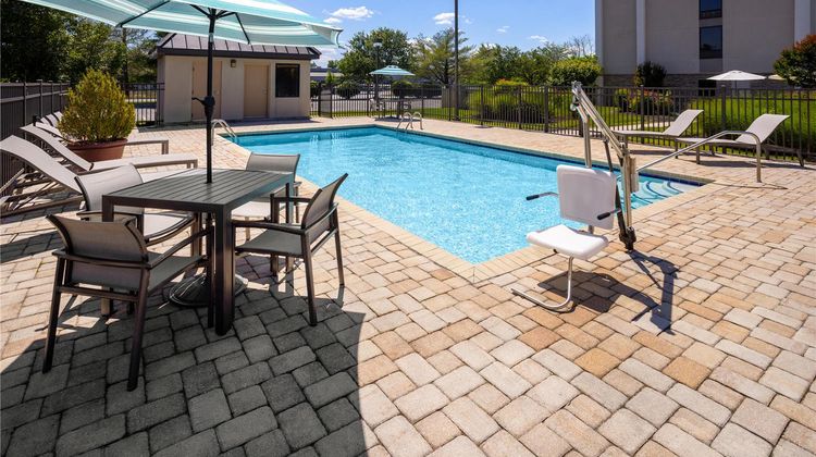 Hampton Inn Dover Pool
