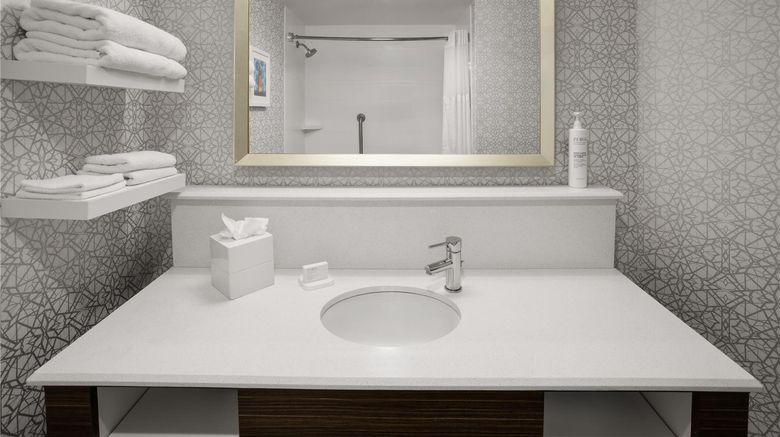 <b>Hampton Inn Dover Room</b>. Images powered by <a href="https://iceportal.shijigroup.com/" title="IcePortal" target="_blank">IcePortal</a>.