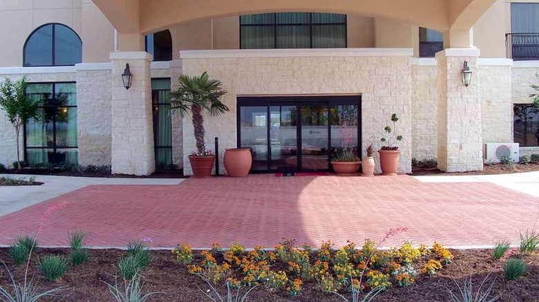 <b>Hampton Inn & Suites Del Rio Exterior</b>. Images powered by <a href="https://iceportal.shijigroup.com/" title="IcePortal" target="_blank">IcePortal</a>.
