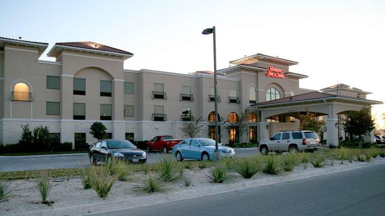 <b>Hampton Inn & Suites Del Rio Exterior</b>. Images powered by <a href="https://iceportal.shijigroup.com/" title="IcePortal" target="_blank">IcePortal</a>.