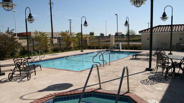 <b>Hampton Inn & Suites Del Rio Pool</b>. Images powered by <a href="https://iceportal.shijigroup.com/" title="IcePortal" target="_blank">IcePortal</a>.
