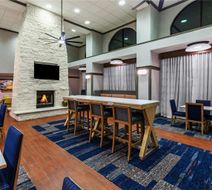 Hampton Inn & Suites Del Rio Lobby