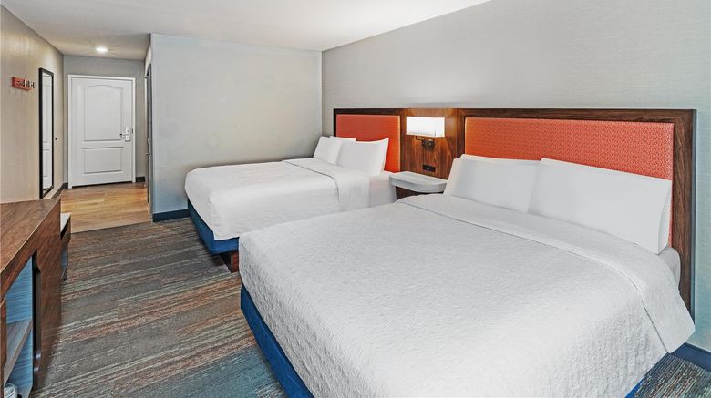 <b>Hampton Inn & Suites Del Rio Room</b>. Images powered by <a href="https://iceportal.shijigroup.com/" title="IcePortal" target="_blank">IcePortal</a>.