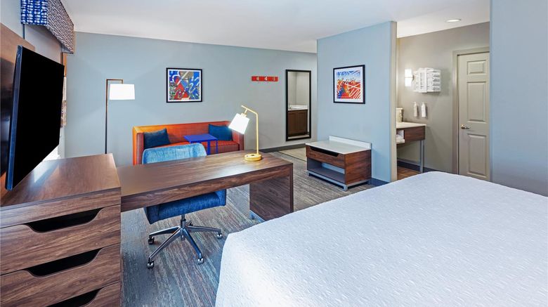 <b>Hampton Inn & Suites Del Rio Room</b>. Images powered by <a href="https://iceportal.shijigroup.com/" title="IcePortal" target="_blank">IcePortal</a>.