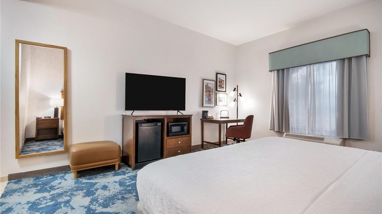 <b>Hampton Inn Uvalde Room</b>. Images powered by <a href="https://iceportal.shijigroup.com/" title="IcePortal" target="_blank">IcePortal</a>.