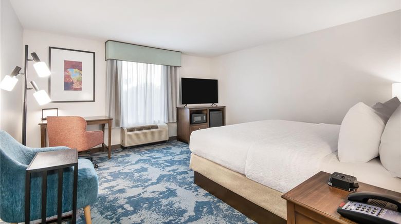 <b>Hampton Inn Uvalde Room</b>. Images powered by <a href="https://iceportal.shijigroup.com/" title="IcePortal" target="_blank">IcePortal</a>.