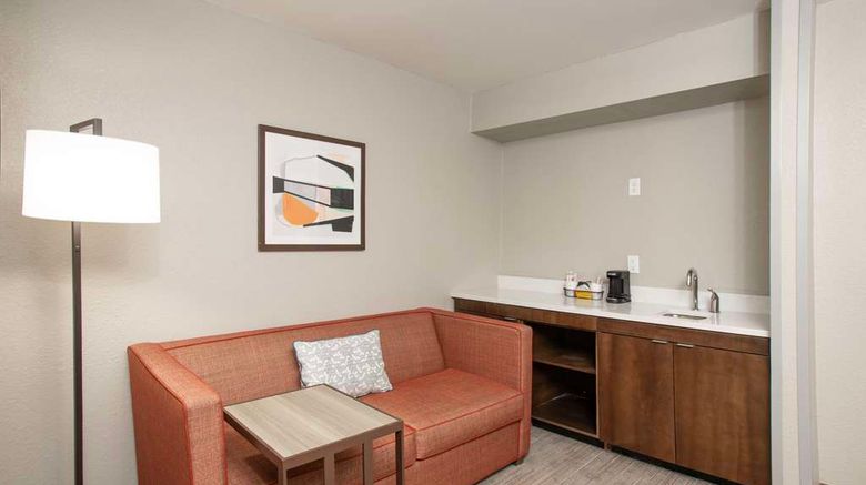 <b>Hampton Inn Dry Ridge Room</b>. Images powered by <a href="https://iceportal.shijigroup.com/" title="IcePortal" target="_blank">IcePortal</a>.