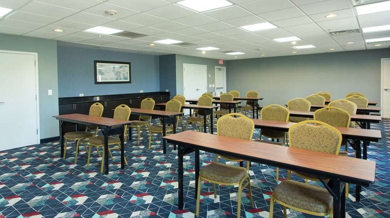 <b>Hampton Inn & Suites Ankeny Meeting</b>. Images powered by <a href="https://iceportal.shijigroup.com/" title="IcePortal" target="_blank">IcePortal</a>.