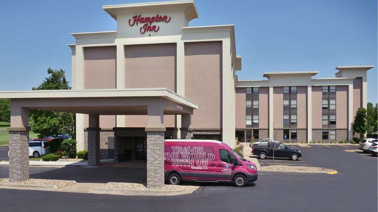 <b>Hampton Inn Des Moines Airport Exterior</b>. Images powered by <a href="https://iceportal.shijigroup.com/" title="IcePortal" target="_blank">IcePortal</a>.