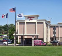 Hampton Inn Des Moines Airport Exterior