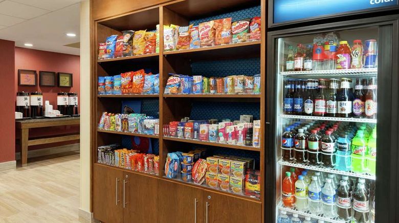 <b>Hampton Inn of West Des Moines Restaurant</b>. Images powered by <a href="https://iceportal.shijigroup.com/" title="IcePortal" target="_blank">IcePortal</a>.