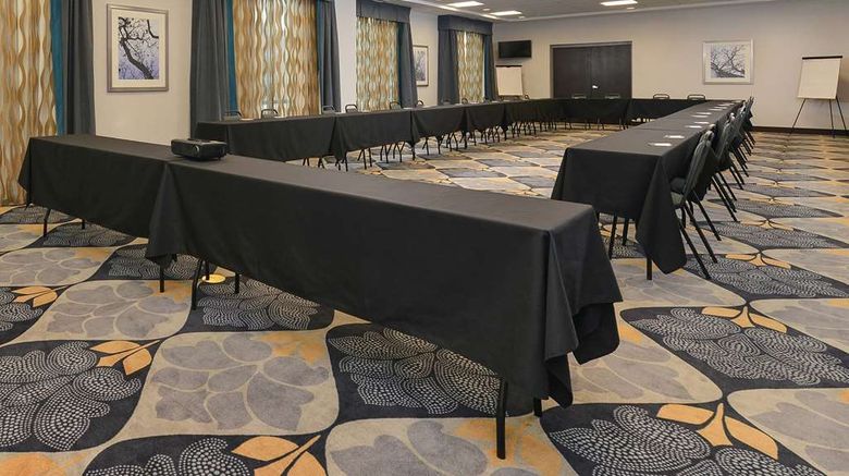 <b>Hampton Inn & Suites Des Moines Downtown Meeting</b>. Images powered by <a href="https://iceportal.shijigroup.com/" title="IcePortal" target="_blank">IcePortal</a>.