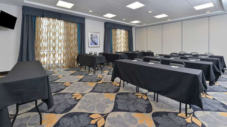 <b>Hampton Inn & Suites Des Moines Downtown Meeting</b>. Images powered by <a href="https://iceportal.shijigroup.com/" title="IcePortal" target="_blank">IcePortal</a>.