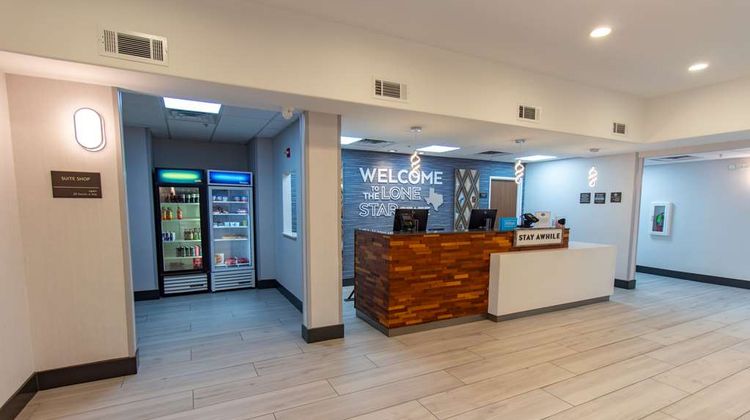 Hampton Inn & Suites Denton Lobby