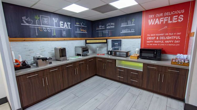 Hampton Inn & Suites Denton Restaurant