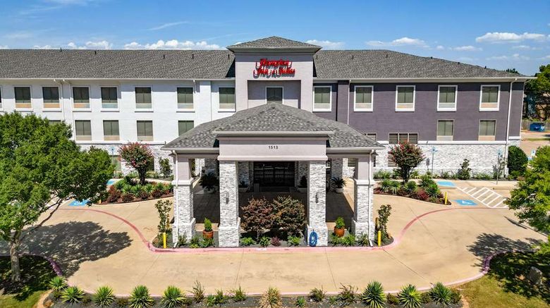 <b>Hampton Inn & Suites Denton Exterior</b>. Images powered by <a href="https://iceportal.shijigroup.com/" title="IcePortal" target="_blank">IcePortal</a>.