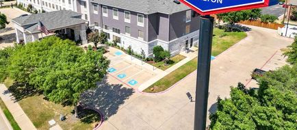 Hampton Inn & Suites Denton Exterior