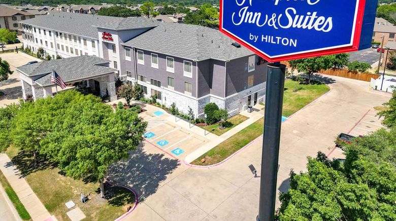 <b>Hampton Inn & Suites Denton Exterior</b>. Images powered by <a href="https://iceportal.shijigroup.com/" title="IcePortal" target="_blank">IcePortal</a>.