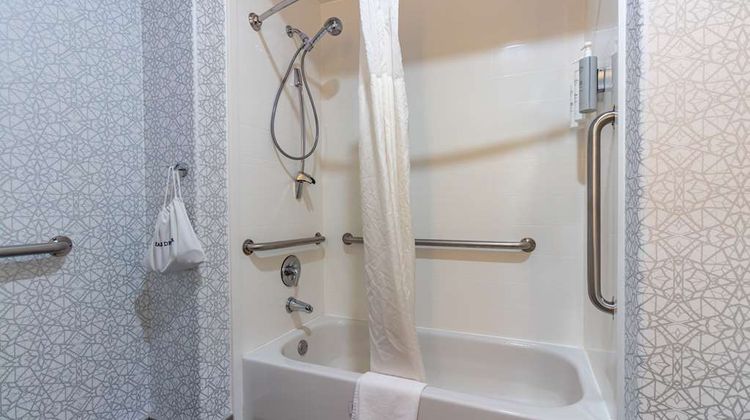 Hampton Inn & Suites Denton Room