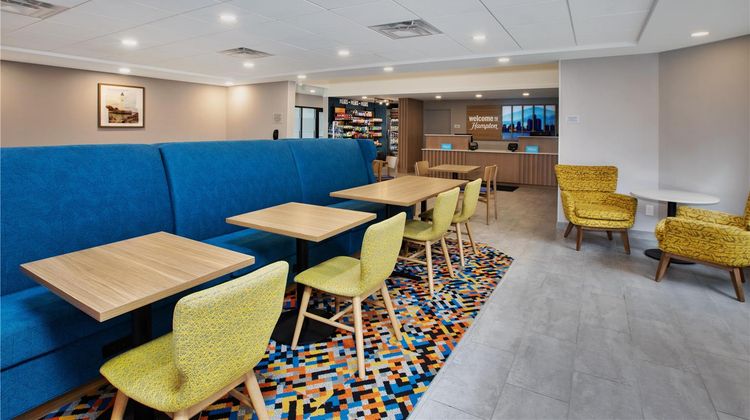 Hampton Inn by Hilton Detroit/Belleville Lobby