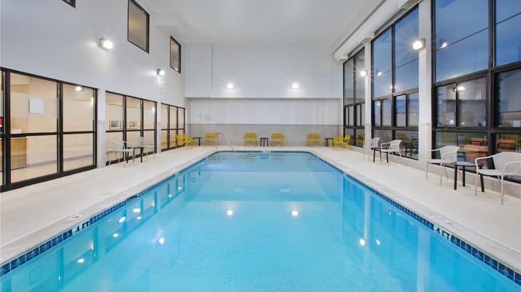 Hampton Inn by Hilton Detroit/Belleville Pool