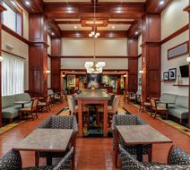 Hampton Inn & Stes Detroit/Chesterfield Lobby