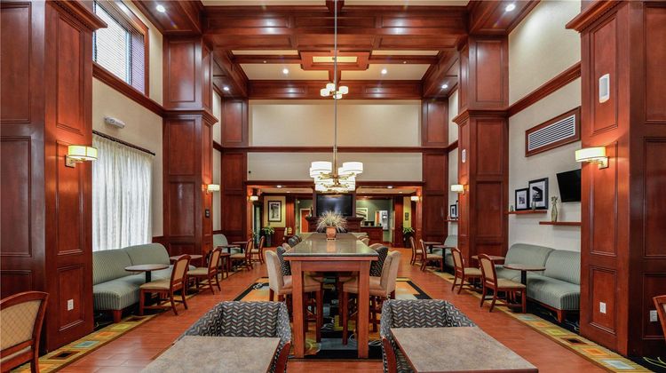 Hampton Inn & Stes Detroit/Chesterfield Lobby