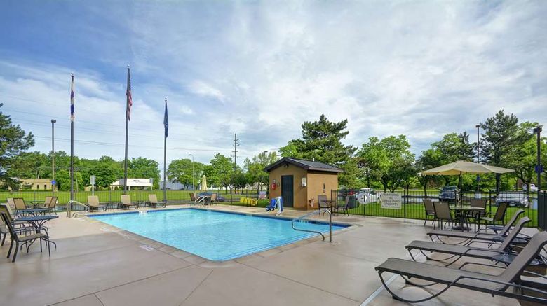 <b>Hampton Inn Madison Hts Pool</b>. Images powered by <a href="https://iceportal.shijigroup.com/" title="IcePortal" target="_blank">IcePortal</a>.