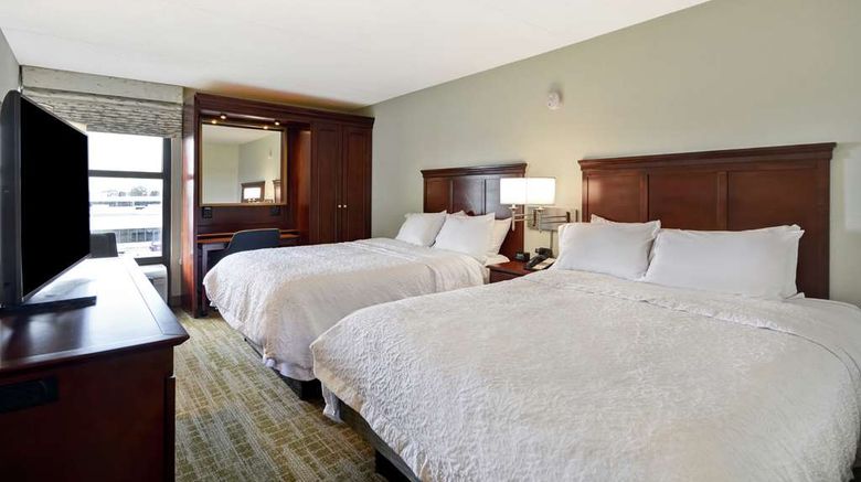 <b>Hampton Inn Madison Hts Room</b>. Images powered by <a href="https://iceportal.shijigroup.com/" title="IcePortal" target="_blank">IcePortal</a>.