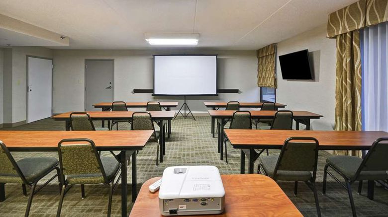 <b>Hampton Inn Madison Hts Meeting</b>. Images powered by <a href="https://iceportal.shijigroup.com/" title="IcePortal" target="_blank">IcePortal</a>.