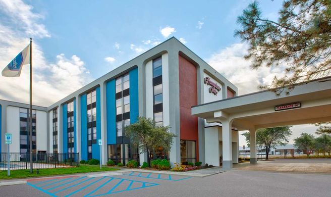 Hampton Inn Madison Hts Exterior