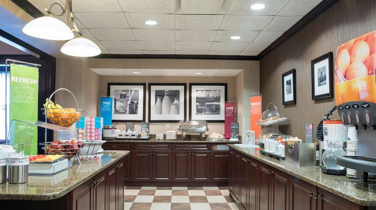Hampton Inn Detroit Roseville Restaurant
