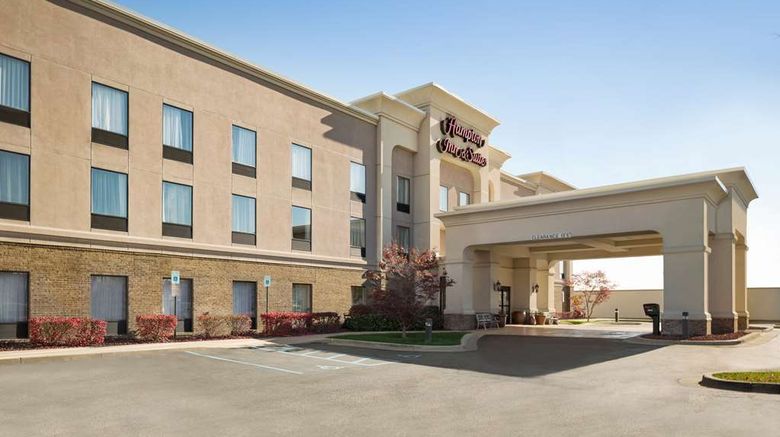 <b>Hampton Inn & Suites Sterling Heights Exterior</b>. Images powered by <a href="https://iceportal.shijigroup.com/" title="IcePortal" target="_blank">IcePortal</a>.