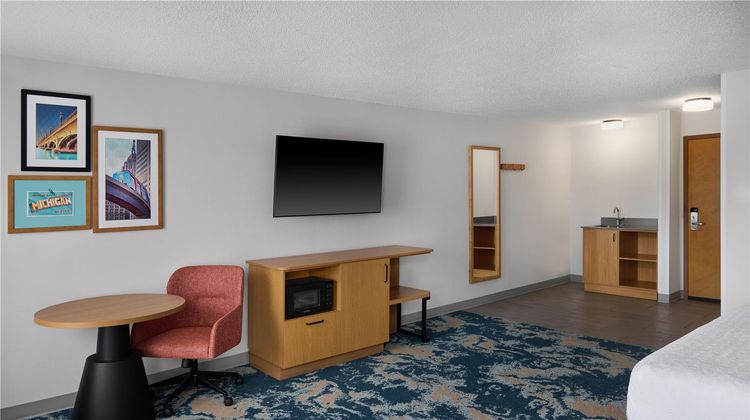 Hampton Inn & Suites Sterling Heights Room