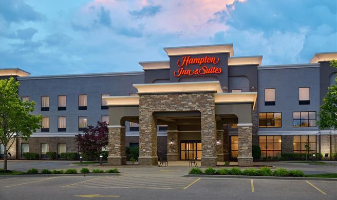 Hampton Inn & Suites Sterling Heights Exterior