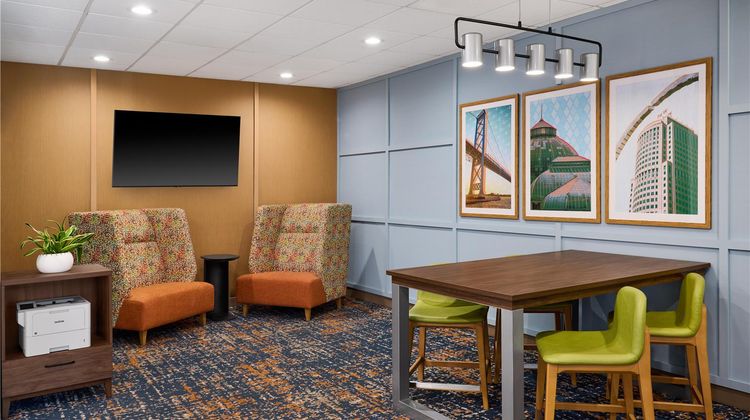Hampton Inn & Suites Sterling Heights Lobby