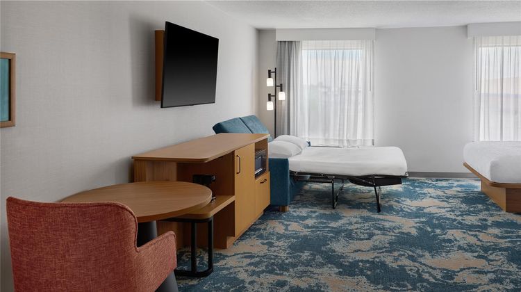 Hampton Inn & Suites Sterling Heights Room