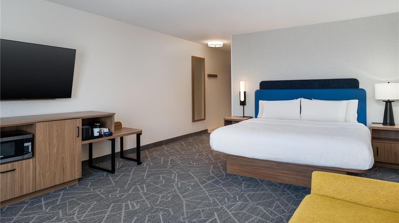 <b>Hampton Inn Detroit/Southgate Room</b>. Images powered by <a href="https://iceportal.shijigroup.com/" title="IcePortal" target="_blank">IcePortal</a>.