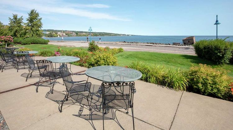 Hampton Inn Duluth Exterior