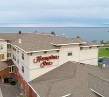 Hampton Inn Duluth Exterior
