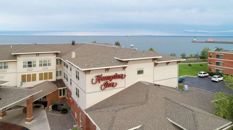 Hampton Inn Duluth Exterior