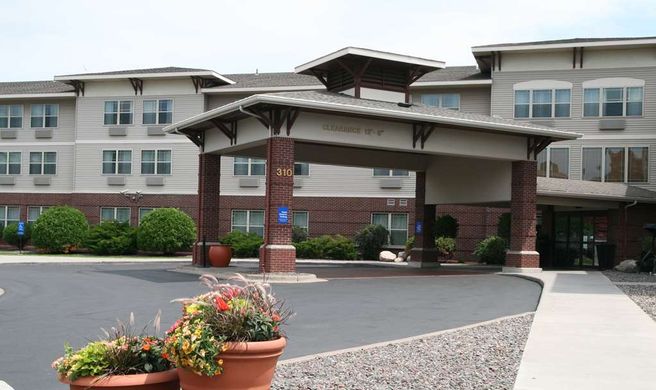 Hampton Inn Duluth Exterior