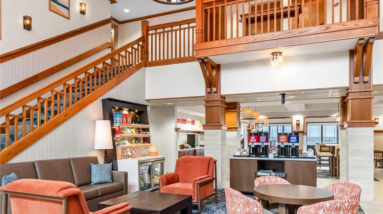 Hampton Inn Duluth Lobby