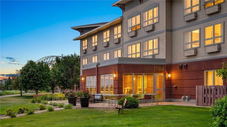 Hampton Inn Duluth Exterior